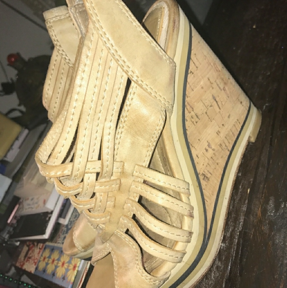 Frye wedges